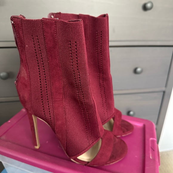 Charlotte Russe Burgundy Heeled Boots - Picture 1 of 5